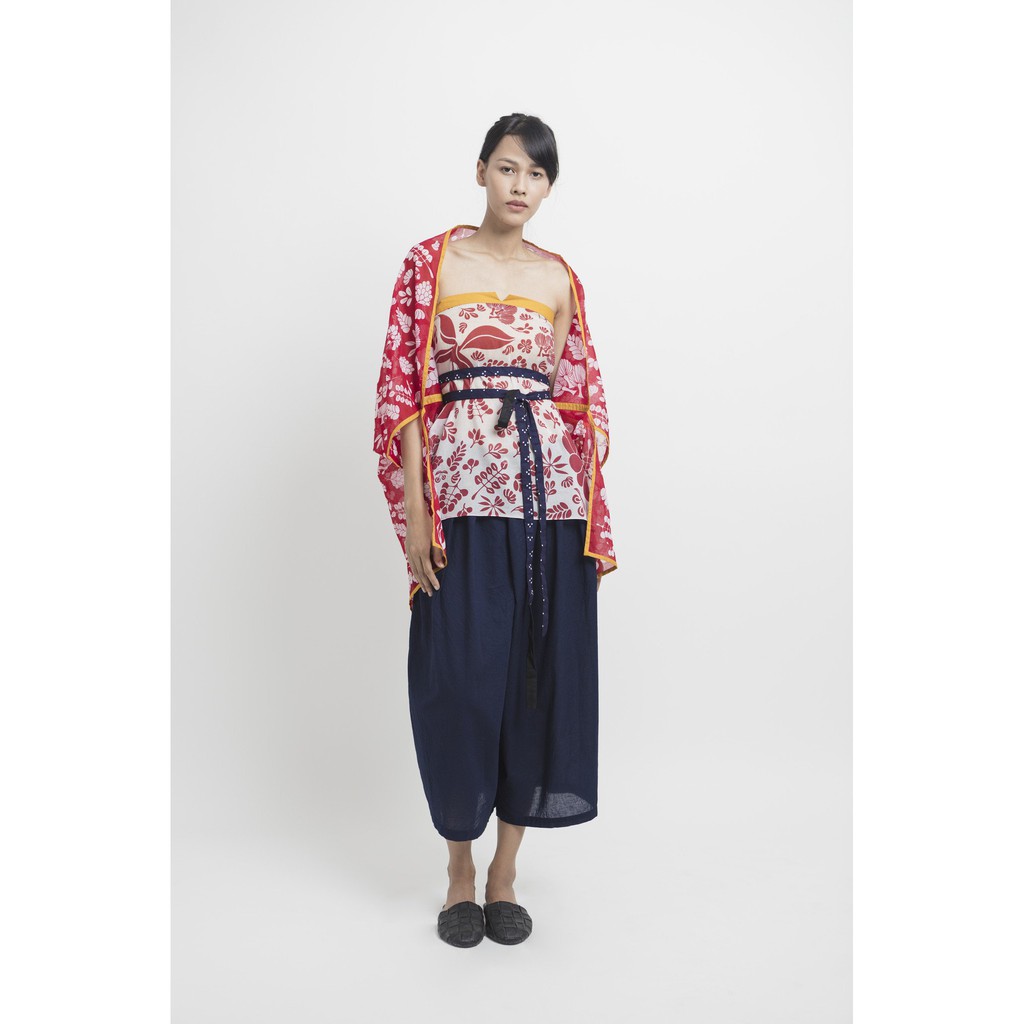 Scarf Outer Flora Bulat Sejauh Mata Memandang