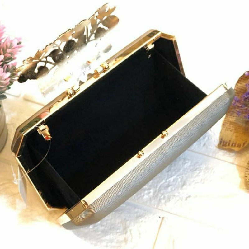 Tas Pesta VICTORIA Embellished Crystal Box Clutch