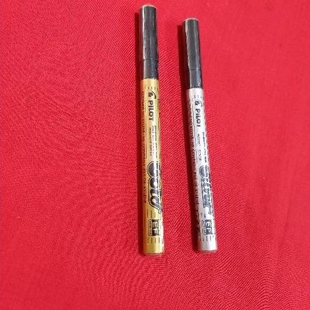 

Pen Pilot super color EF (gold atau Silver)