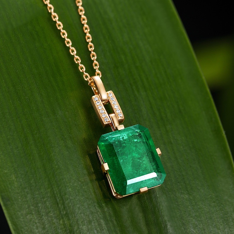 [Ready Stock]Fashion 18K Gold Plated Green Necklace Rectangle Gemstone Pendant