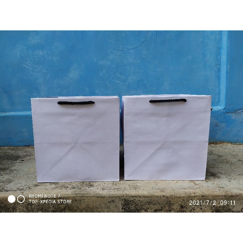 

Ready Paperbag kraft putih 150gsm uk P20xL20xT20 Polos