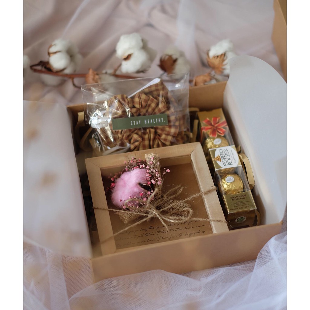 

gift box, hampers custom, hampers box bunga, kado box