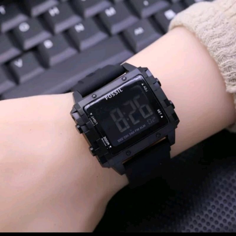Jam Tangan Pria Kotak Digital