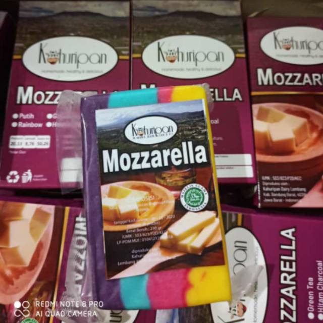 Keju Mozarella varian rainbow, hitam (charcoal), hijau (greentea) berat 250gram