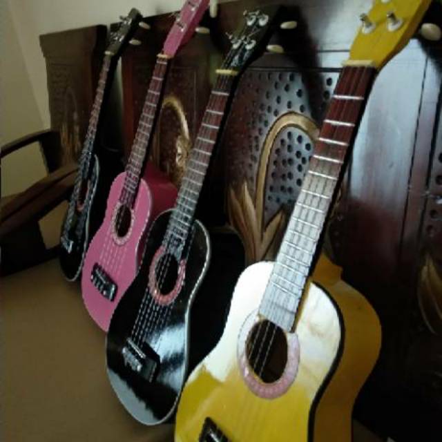 UKULELE/KENTRUNG SENAR 4