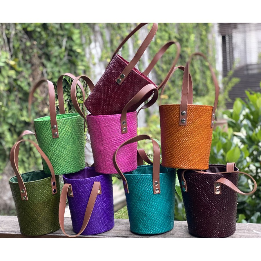 Tas Anyaman Pandan Model Botol Tas Wanita