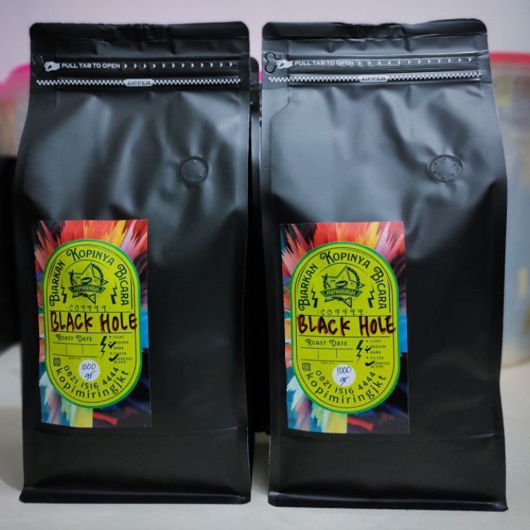 

BLACK HOLE Espresso Blend 50:50 / KOPIMIRING JAKARTA / Kopi / Espresso Blend / 1kg / Murah / Enak