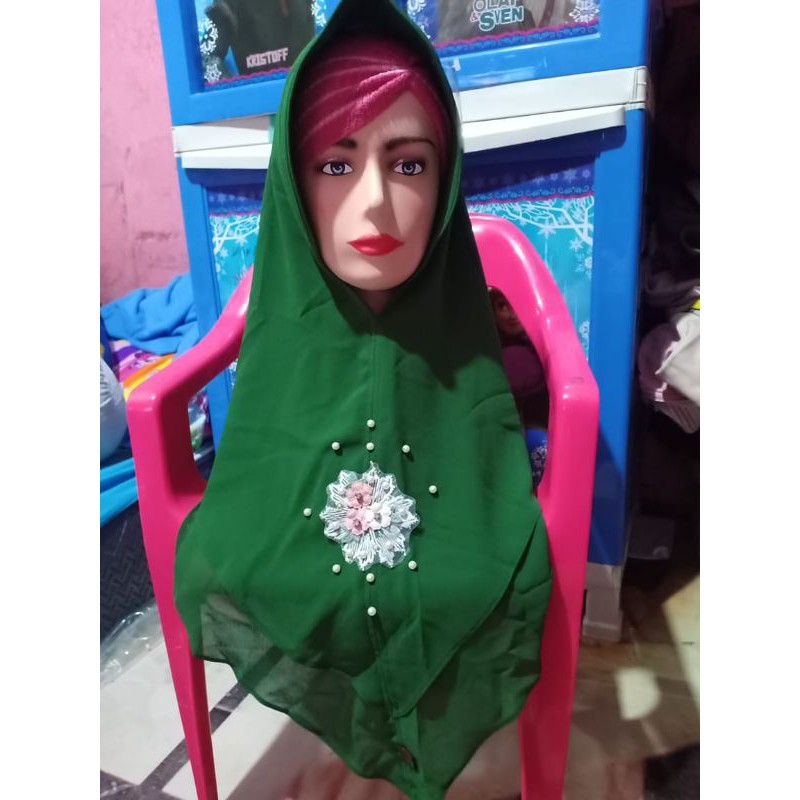 Hijab instan bhn ceruti warna hijau botol