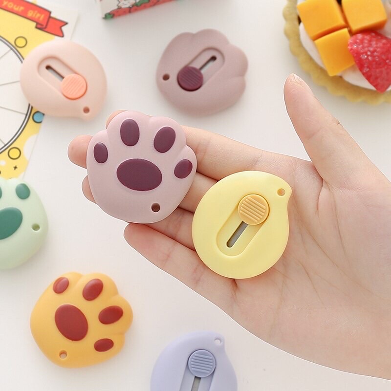 READY STOCK BISA COD PAW CUTTER MINI DESAIN LUCU PULPEN MOTIF TELAPAK KAKI KUCING KECIL PORTABLE AESTHETIC UNBOXING PAKET SET AWAN BULAT KAWAII CUTE WORTEL TAJAM GAYA KOREA ANAK CEWEK STAINLESS STIKER DEKORASI JURNAL IMUT MURAH VIRAL COD UNIK KERTAS