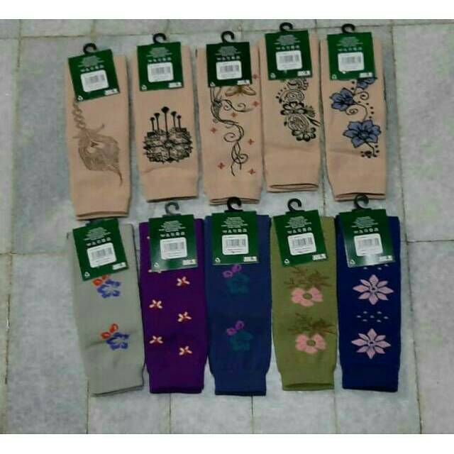 Kaos kaki jempol motif Batik di merk