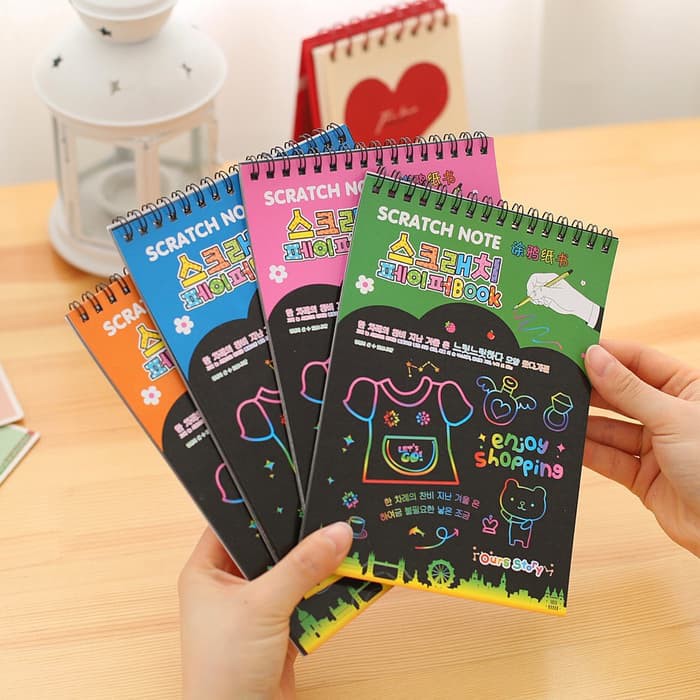 

Lyra Sketch Book - Kiky Sketch Book - Papan Tulis Gambar Scratch Note Magic Ukuran Besar Produk