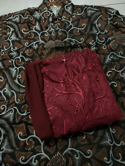 Batik Couple Kebaya Set Riskiana Series Tunangan Lamaran Wisuda Kondangan Kekinian 2021