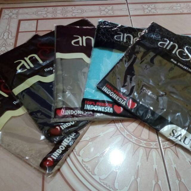 Jilbab segi empat Saudia anSania