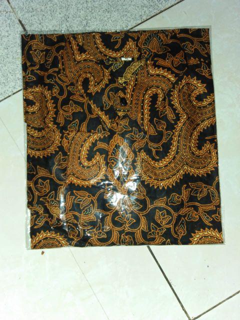 Kemeja Batik Pria Lengan Panjang Motif Mahkota