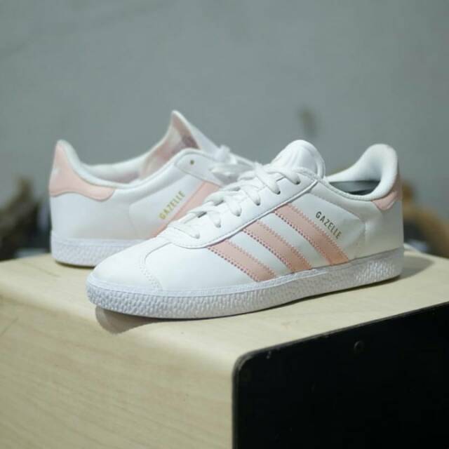 Women's Adidas Gazelle II