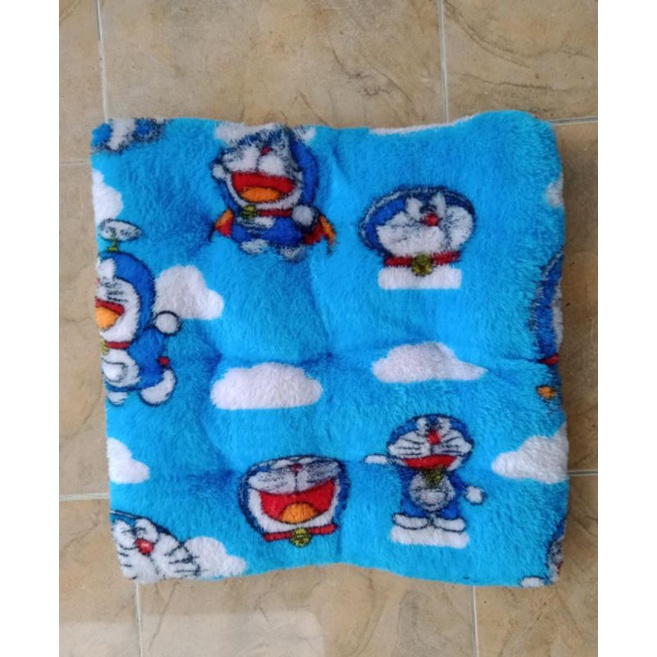 Bantal Duduk Karakter