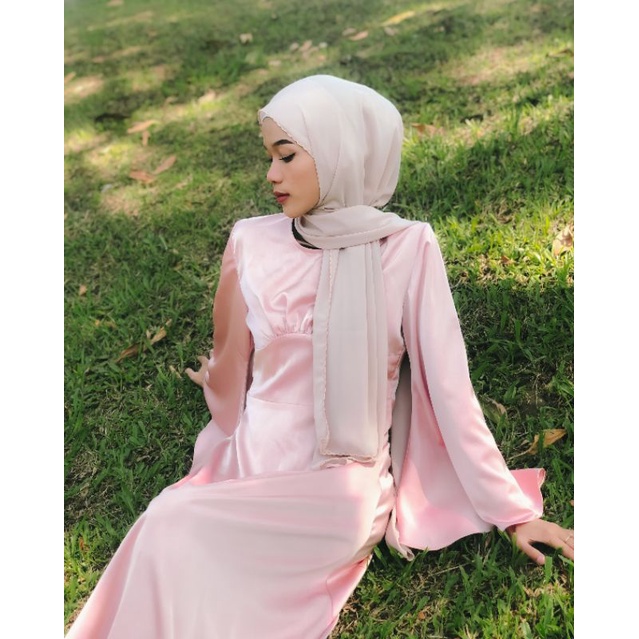 NARRA DRESS BYGIAGIO gaun kondangan dress akad simple gaun wedding pernikahan baju muslim putih dress lamaran elegan pakaian wanita pesta elegan fashion korea dres lebaran cantik dress anggun mewah nyaman gaun vintage fashion dress bahan satin donatella