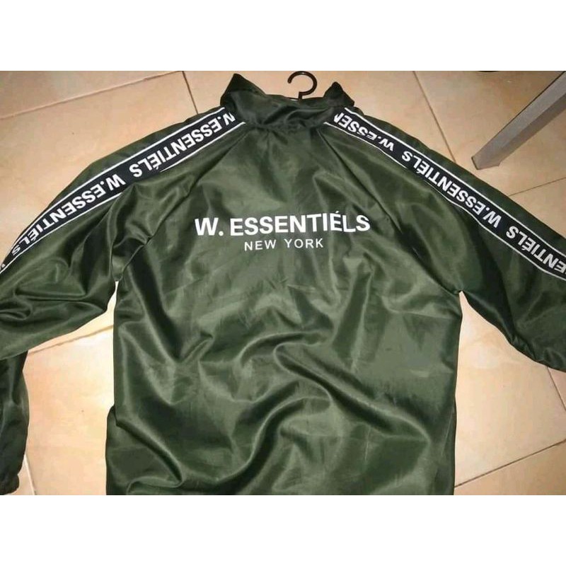 WindBreaker W.E Essentiles