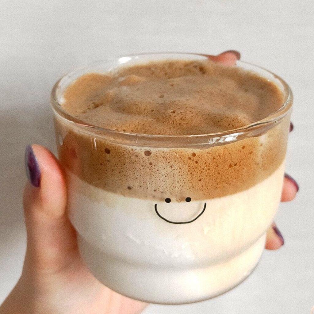 【 ELEGANT 】 Mug Lucu Simple Untuk Teh,Susu, Kopi Hati/ Motif Smile Peralatan Minum Tahan Panas Berkualitas