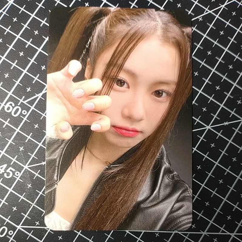 Kim garam photocard lesserafim ktown maung