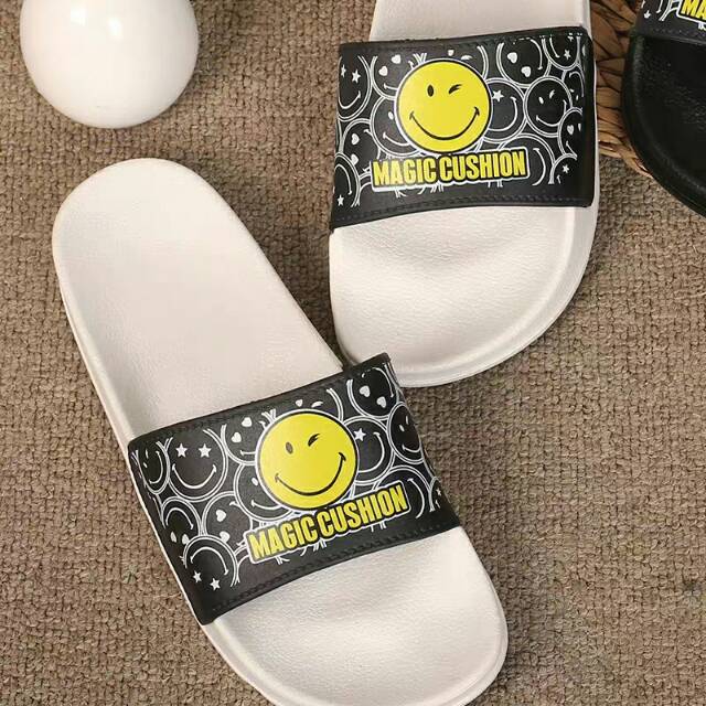 Sandal slipper karakter lucu smile magic cushion