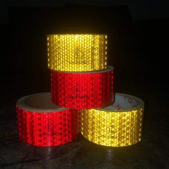

Best! 1 ROLL 5M STIKER REFLEKTOR LOLOS UJI KIR DISHUB UNTUK TRUK BOX LAKBAN SCOTCHLITE/ PEMANTUL CAHAYA