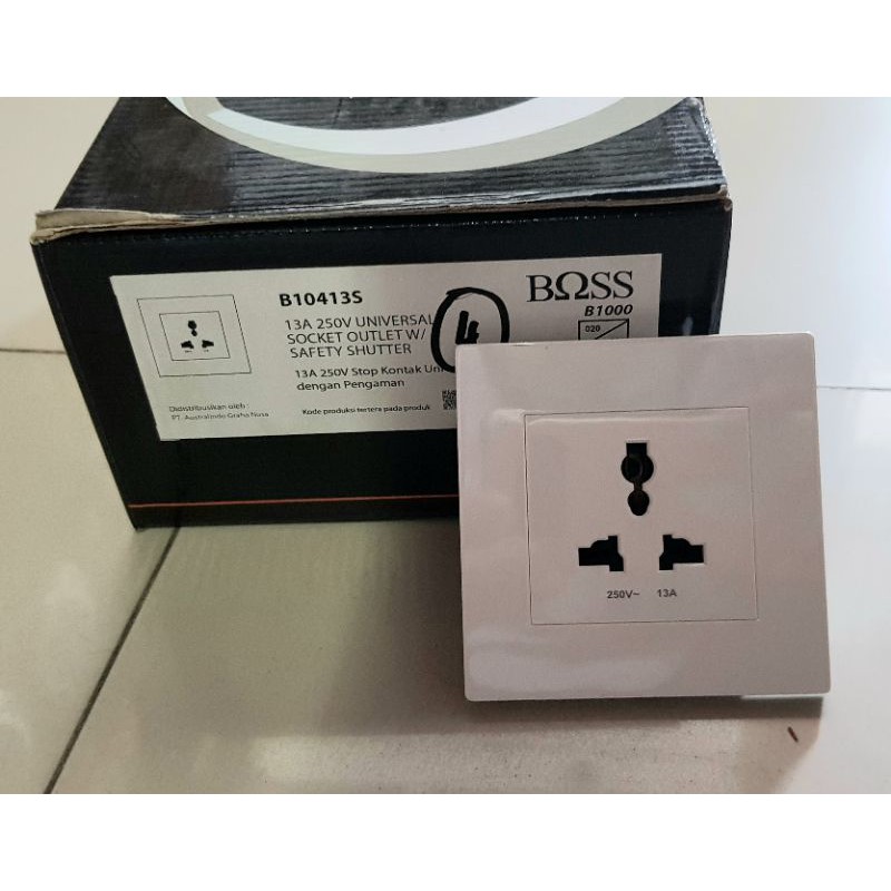 Stop Kontak Universal Boss B10413S