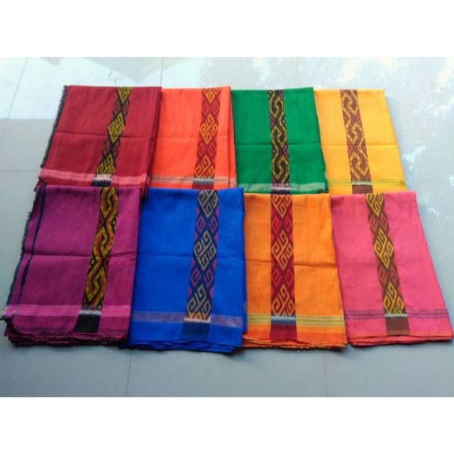 Kain tenun Pamiring tebal motif Toraja terbaru