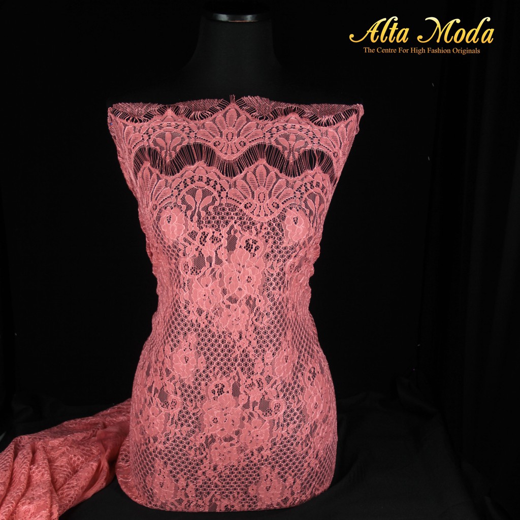 

Alta Moda Brokat Semi Perancis Cord Kraton Bunga Salem (2.5M)