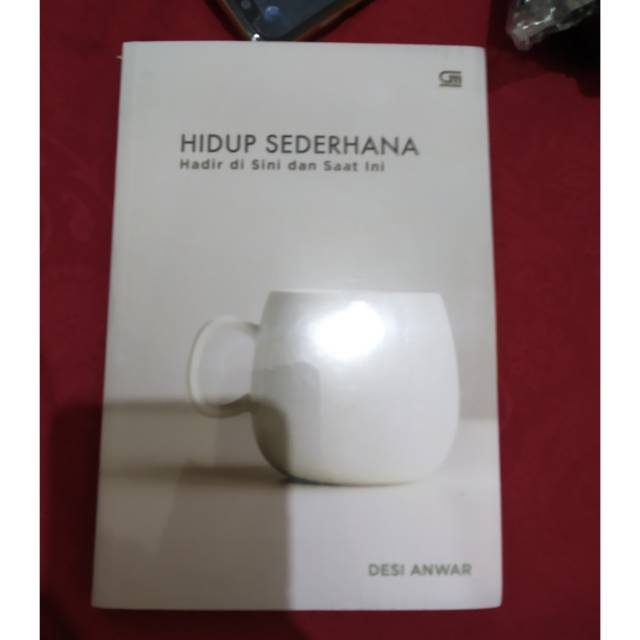 Hidup sederhana karya desi anwar