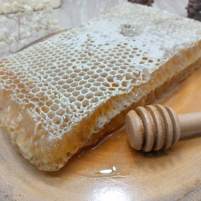 

500gr Madu sarang (honeycomb) jenis lebah mellifera