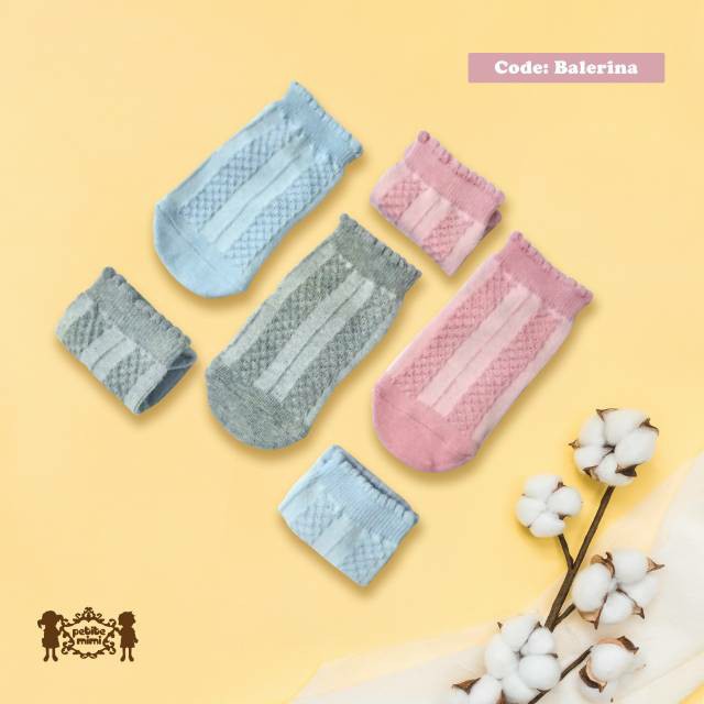 Petite Mimi Kaos Kaki