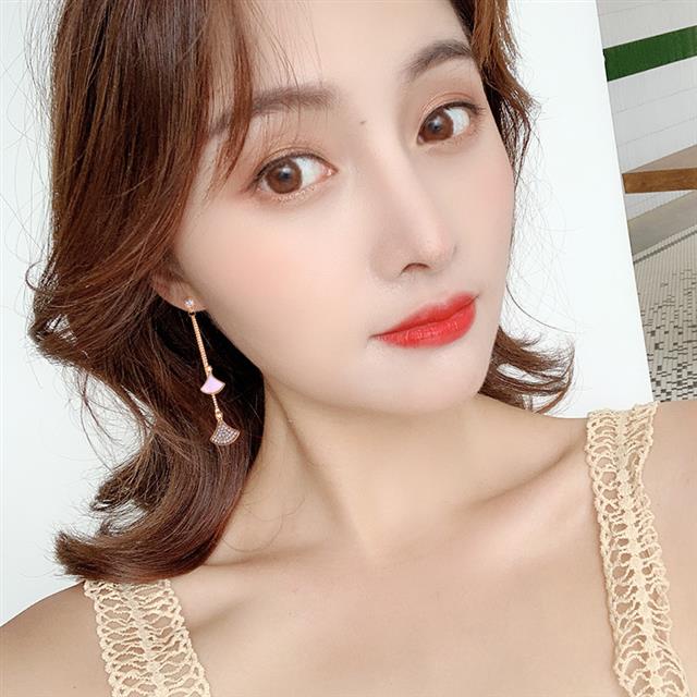 925 perak anting-anting stud 2019 baru fashion temperamen wanita online influencer anting-anting pan