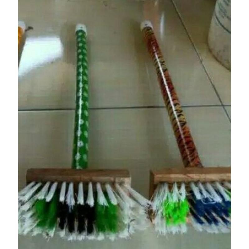 Sikat Kamar Mandi Gagang Kayu