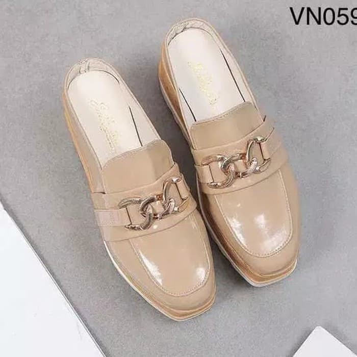 Sepatu Slip On Wedges Hook - Putih 37