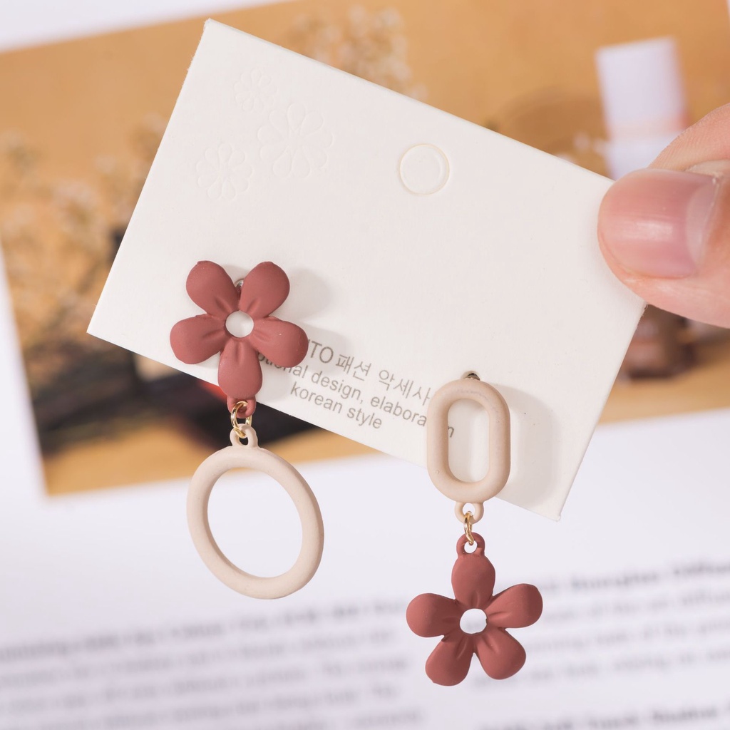 [littlecrab] Anting Wanita Bunga Maroon Lucu Simple Elegan Woman Flower Earrings Anting Berkualitas Beda Kiri Kanan Korean Style