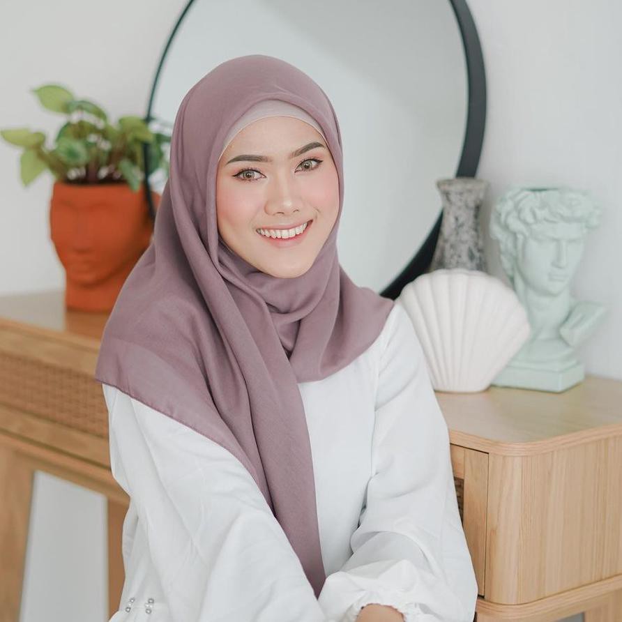 Trend - HIJAB SEGI EMPAT WARNA MAUVE BAHAN VOAL WATERPROOF 115CM X 115CM
