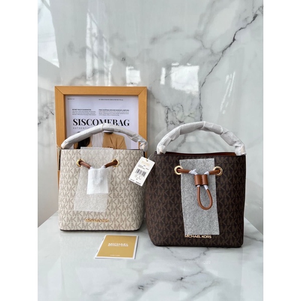 MK Suri Small Bucket crossbody vanilla