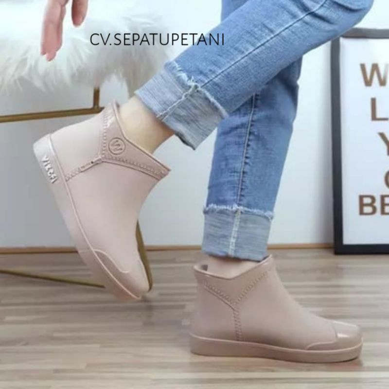 COD SEPATU BOOT BOOTS WANITA CEWEK JELLY COKELAT COKLAT ANTI AIR HUJAN 21 CM BUKAN AP LOW HEELS