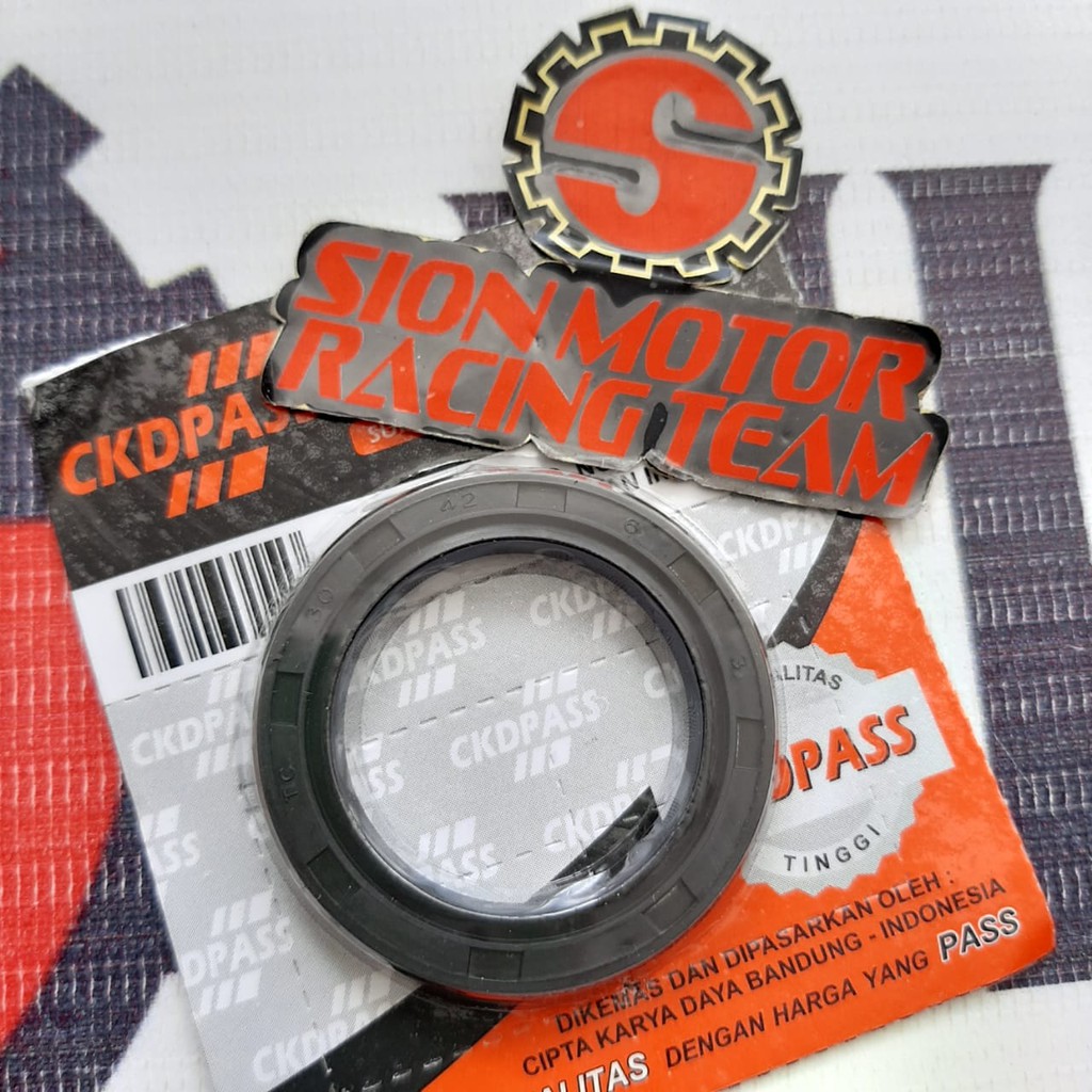 Oli Seal Krug As / Sil Kruk As Bag Kanan RH Kawasaki Ninja 150 R / RR / KR150 / KR R 30x42x6