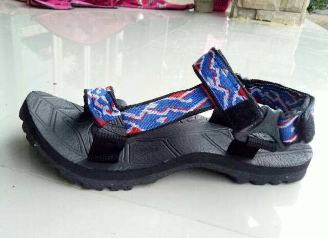 Sandal Gunung Outdoor