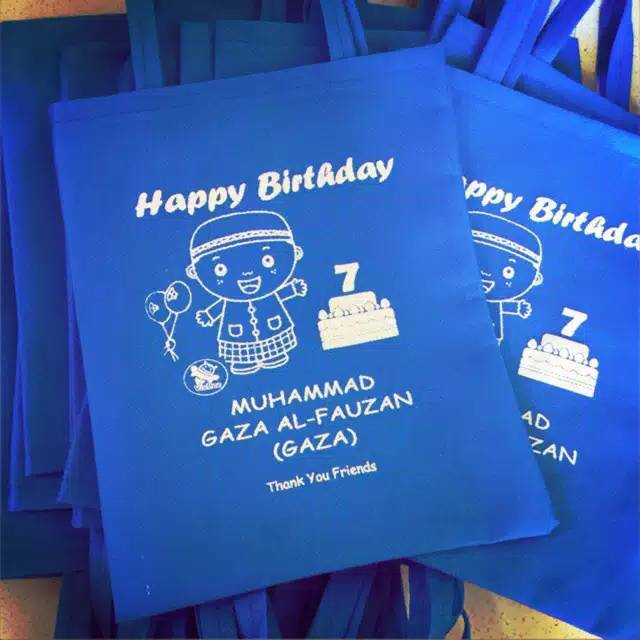 

Tas Souvenir ulang tahun bahan spoun bund uk 20x30