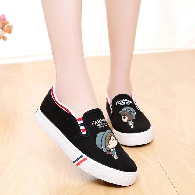 SEPATU WANITA SLIP ON CUTE COUPLE NAIRA BEST SELLER MURAH - HITAM DAN PUTIH