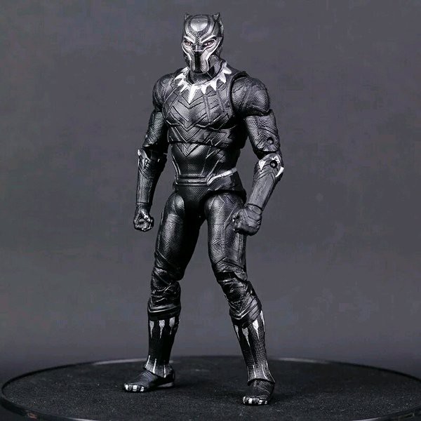 BLACK PHANTER ACTION FIGURE AVENGER MARVEL BANDAI SHF 17CM