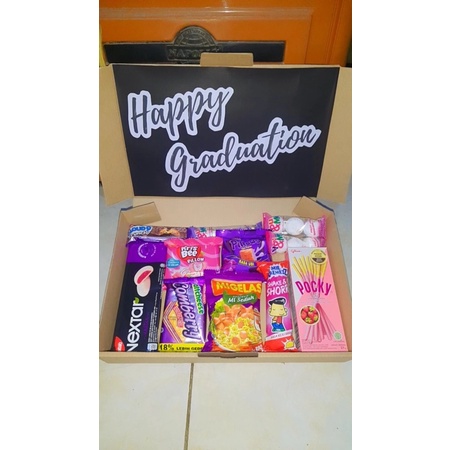 

SNACK BOX HAMPERS HADIAH WISUDA
