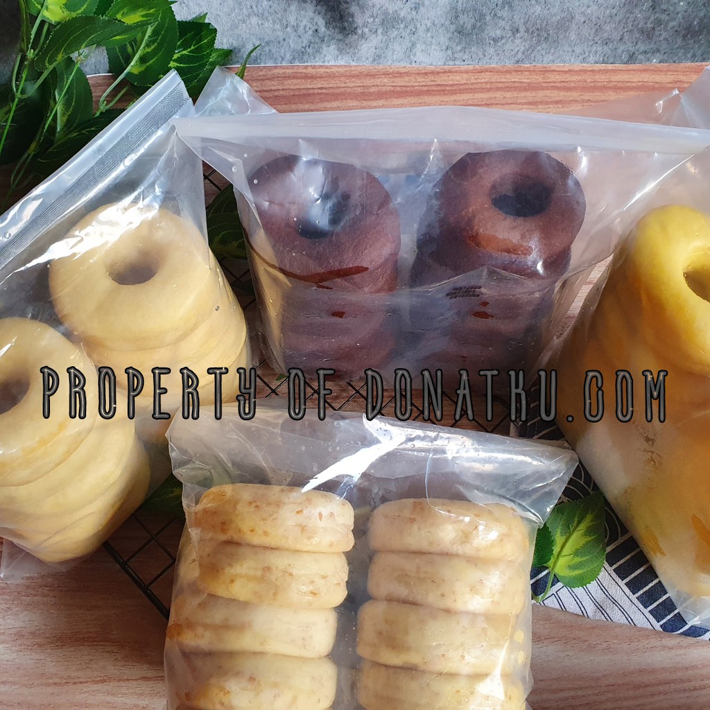 

DONAT FROZEN 1 KARTON ISI 12 PACK MIX VARIAN - GRAB DAN GOJEK