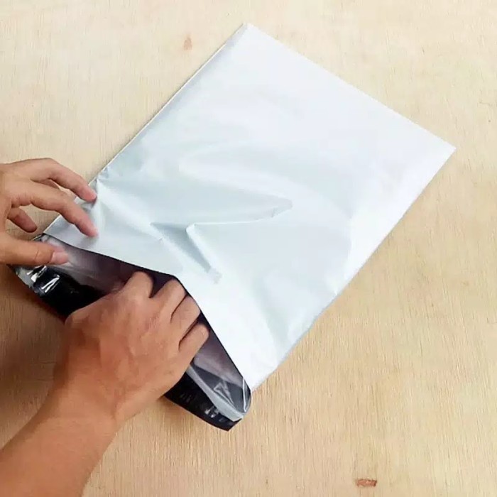 

Menyurat-Surat- 30 X 40 Polymailer Hitam -100Pc / Polybag Online Shop/Amplop Plastik - Putih, 17X30