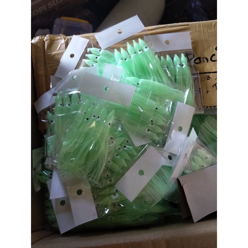 umpan bentuk cumi-cumi