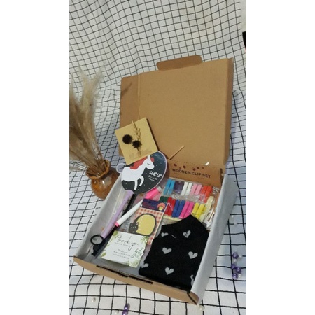 

GIFT BOX STATIONER