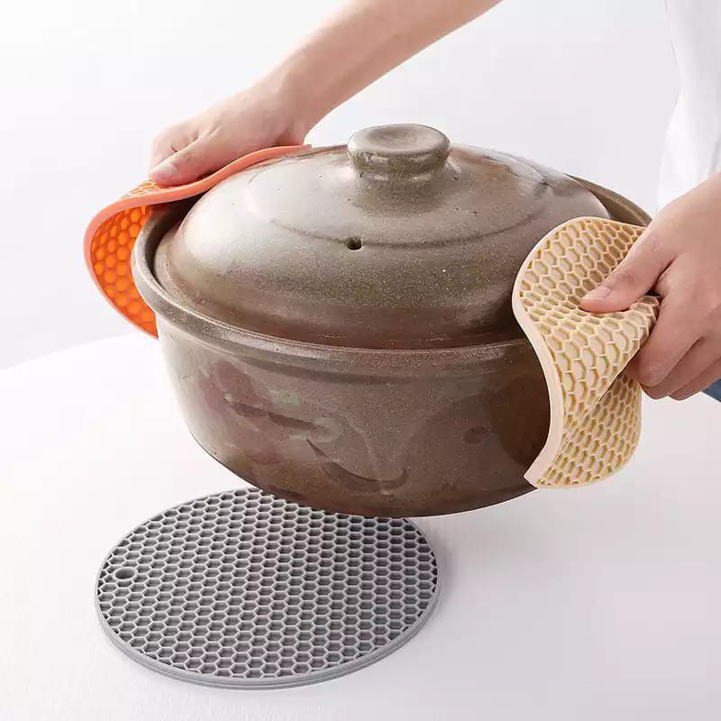 ESGE ALAS CANGKIR ALAS GELAS ALAS PIRING SAMBEL ALAS PANCI TAHAN PANAS ALAS SILIKON BULAT ALAS SERBAGUNA ALAS TEKO ALAS MAT BULAT ALAS TATAKAN PANCI MANGKOK SILICONE THERMAL PAD ALAS DAPUR ALAS TARUH WAJAN ALAS MAKANAN ALAS CANGKIR KOPI